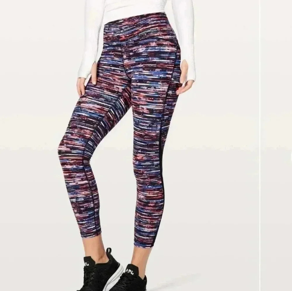 Lululemon Train Times 7/8 Pant 25" Hinshu Alpine White Multi / Black
